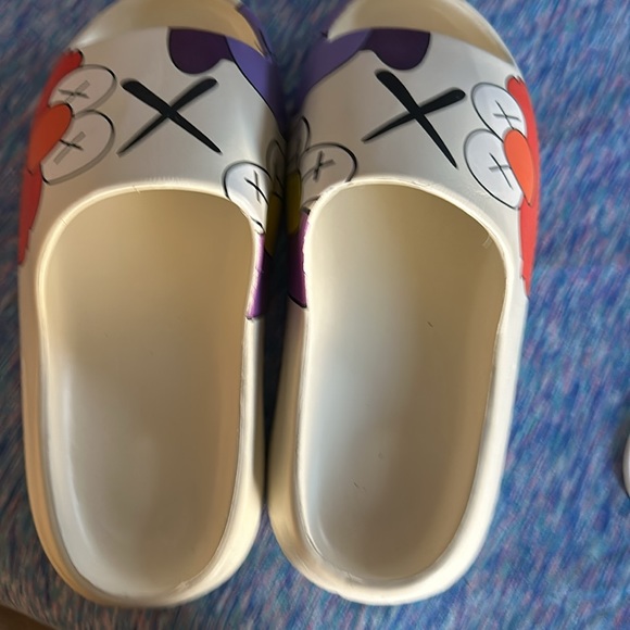 Women’s slides - Picture 2 of 4